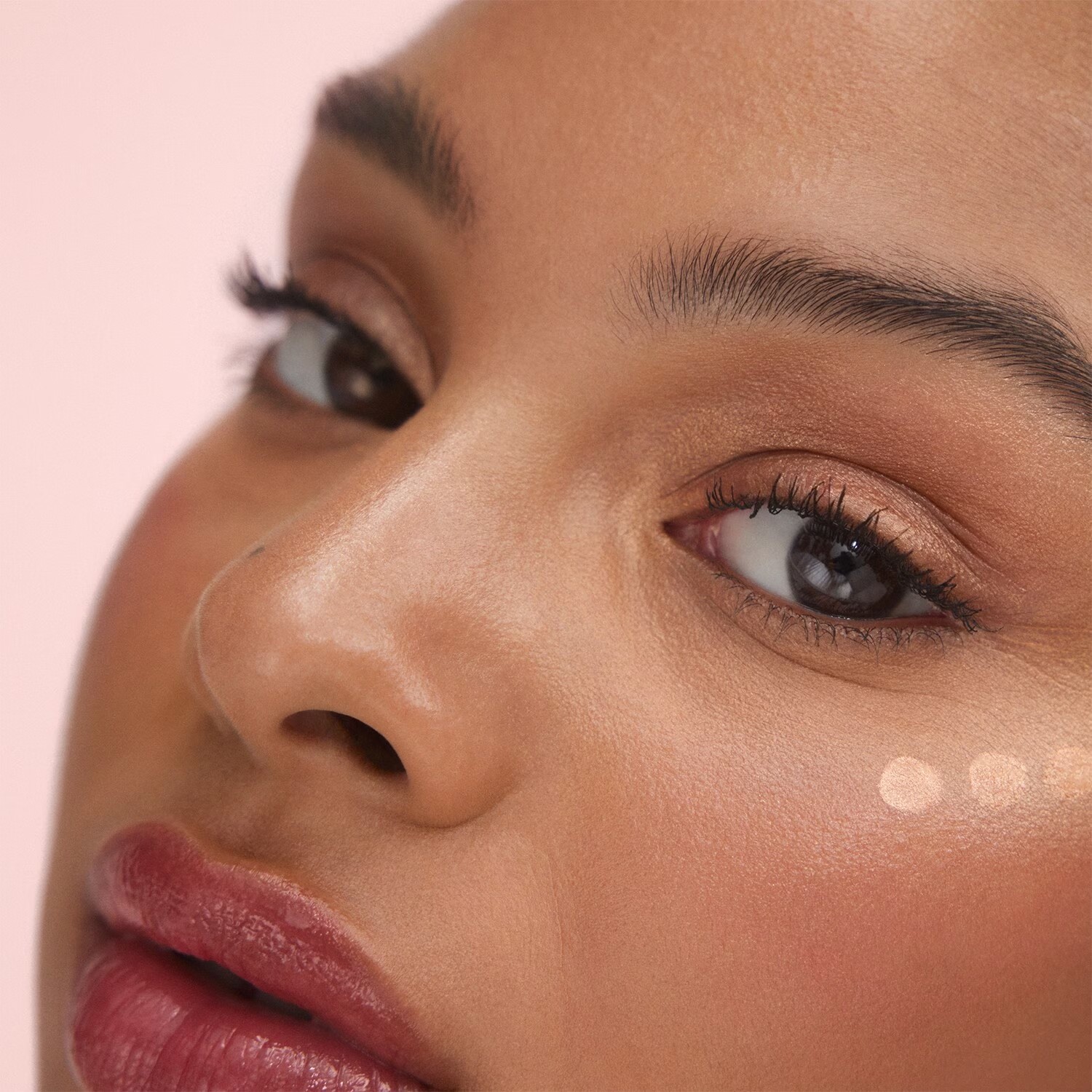 MAKE IT GLOW (ILUMINADOR LÍQUIDO)